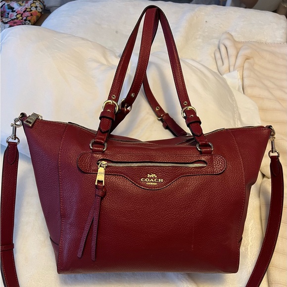 Coach NWOT Burgundy bag perfect for everyday, expands on sides fits iPad - Picture 6 of 7